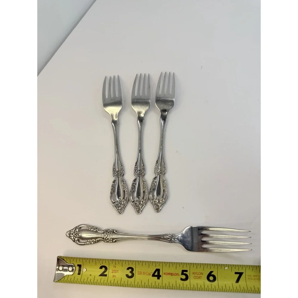 Oneida raphael set